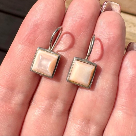 Vintage Sterling Silver Mother of Pearl Earrings - Picture 1 of 3